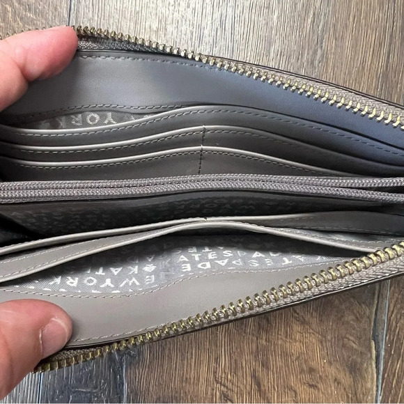 Kate spade taupe wallet - Picture 8 of 8
